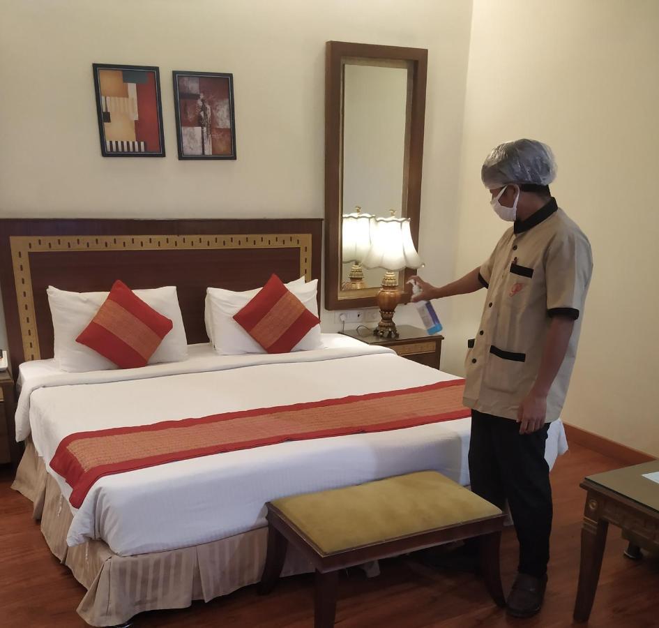 Hotel Picasso Paschim Vihar Delhi - Couple Friendly Local Ids Accepted Exterior foto