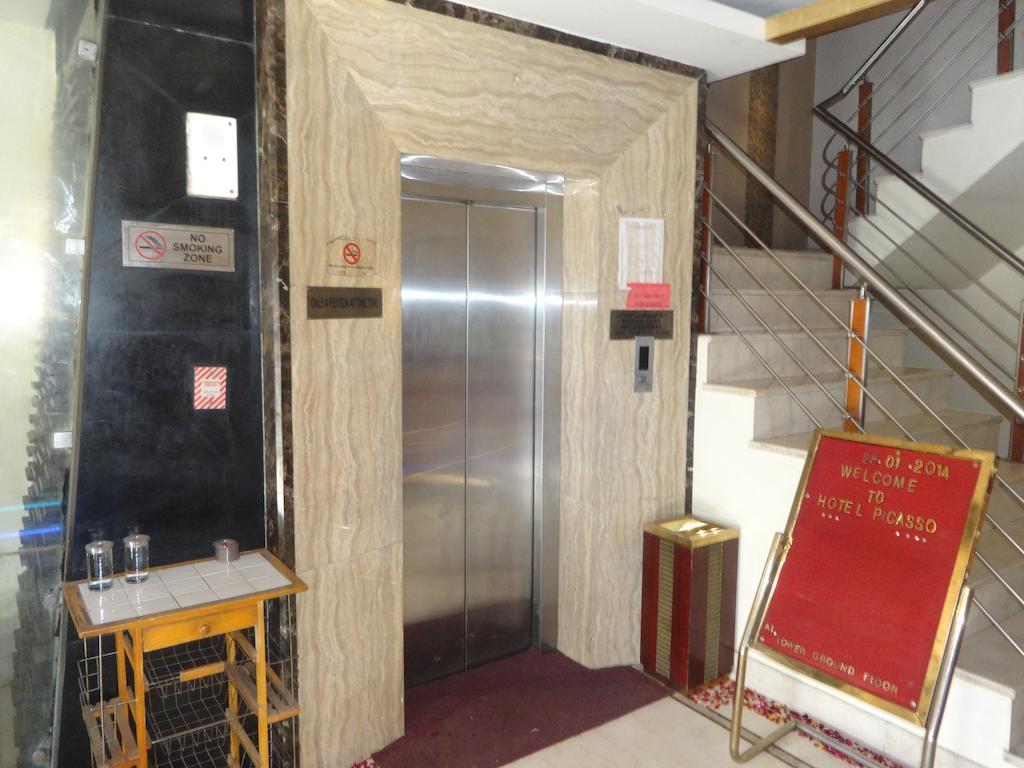 Hotel Picasso Paschim Vihar Delhi - Couple Friendly Local Ids Accepted Exterior foto