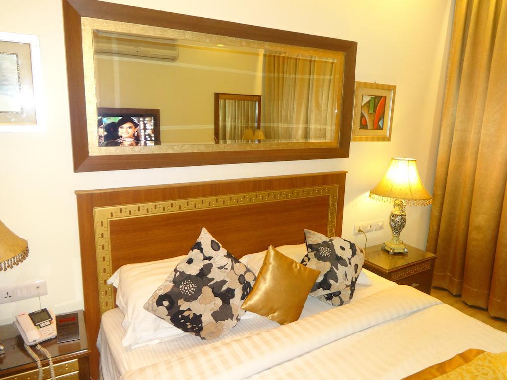 Hotel Picasso Paschim Vihar Delhi - Couple Friendly Local Ids Accepted Zimmer foto