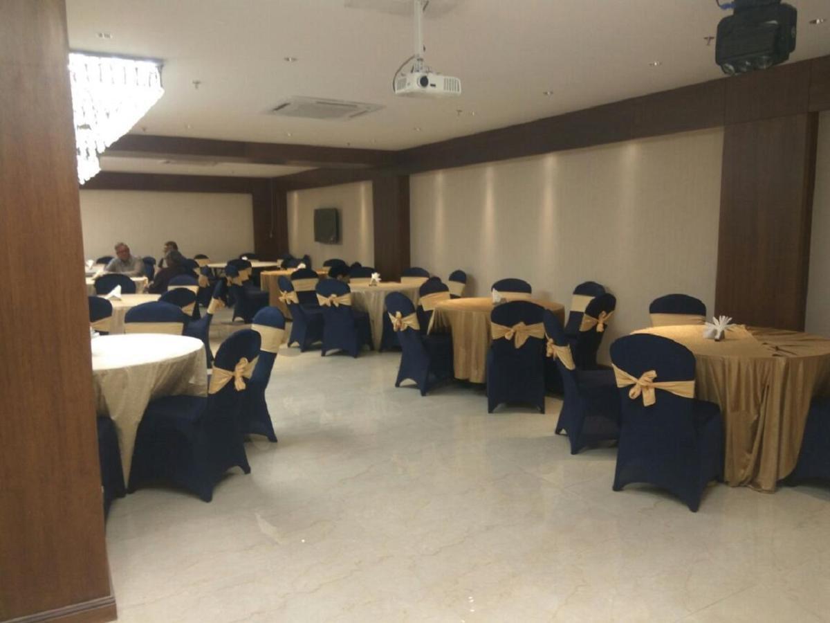 Hotel Picasso Paschim Vihar Delhi - Couple Friendly Local Ids Accepted Exterior foto