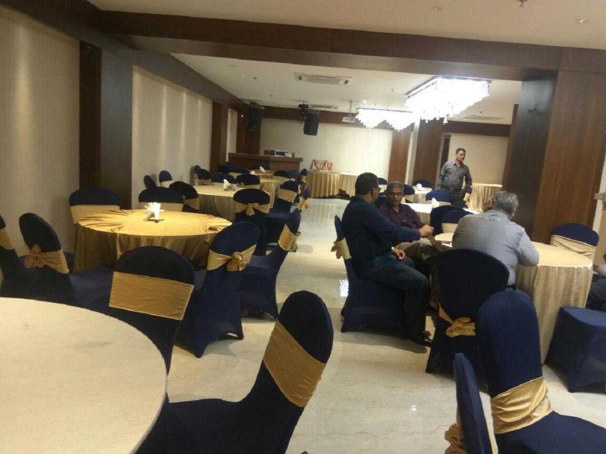 Hotel Picasso Paschim Vihar Delhi - Couple Friendly Local Ids Accepted Exterior foto