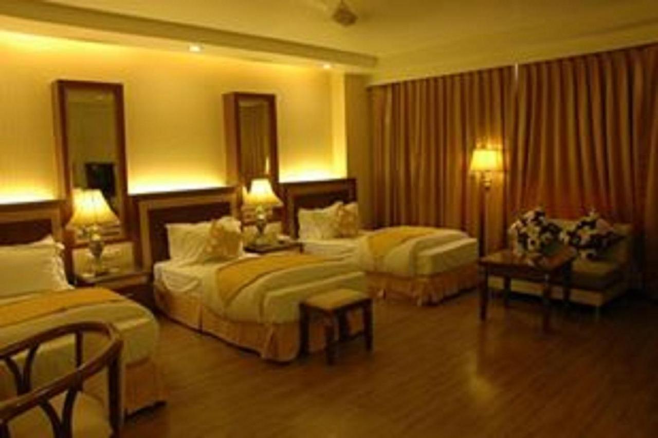 Hotel Picasso Paschim Vihar Delhi - Couple Friendly Local Ids Accepted Exterior foto